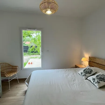 Alice's House, Maison & Grange A 10km De L'ocean Holiday home Naujac-sur-Mer