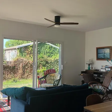 Alice's House, Maison & Grange A 10km De L'ocean Holiday home Naujac-sur-Mer